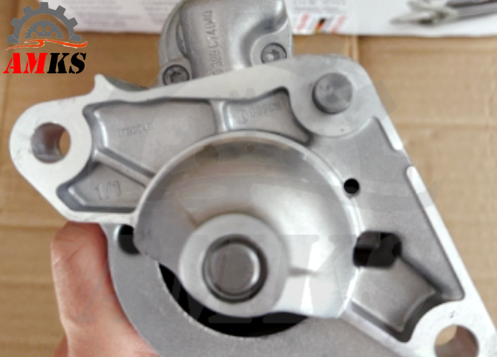 This is a picture of BOSCH SM19033 Starter
